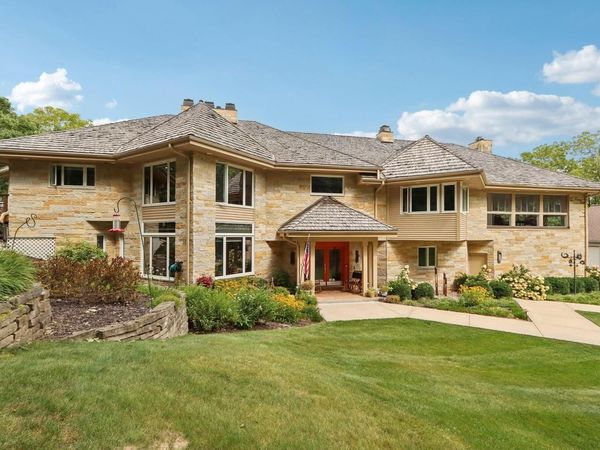 N1W31286 Hickory Hollow COURT, Delafield, WI 53018