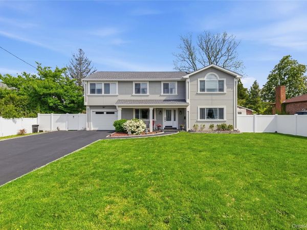 23 Haide Place , East Islip, NY 11730