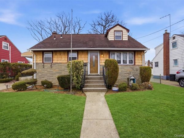 112 Judith Lane , Valley Stream, NY 11580