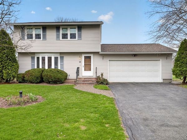 6 Lorraine Crescent, Liverpool, NY 13090