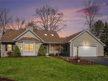 158 Eaglesfield Way , Fairport, NY 14450