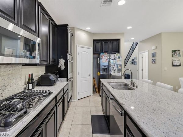 10615 College Hill Avenue , Las Vegas, NV 89166