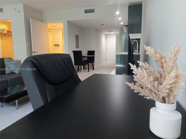 31 SE 6th St, Unit 403, Miami, FL 33131