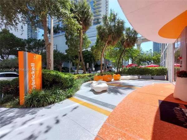 31 SE 6th St, Unit 403, Miami, FL 33131