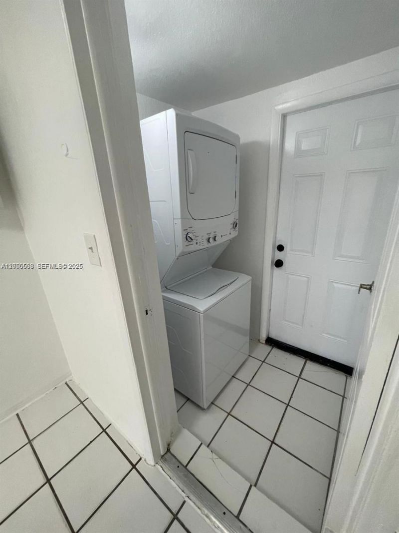 2431 Plunkett St, Unit rear, Hollywood, FL 33020 Photo