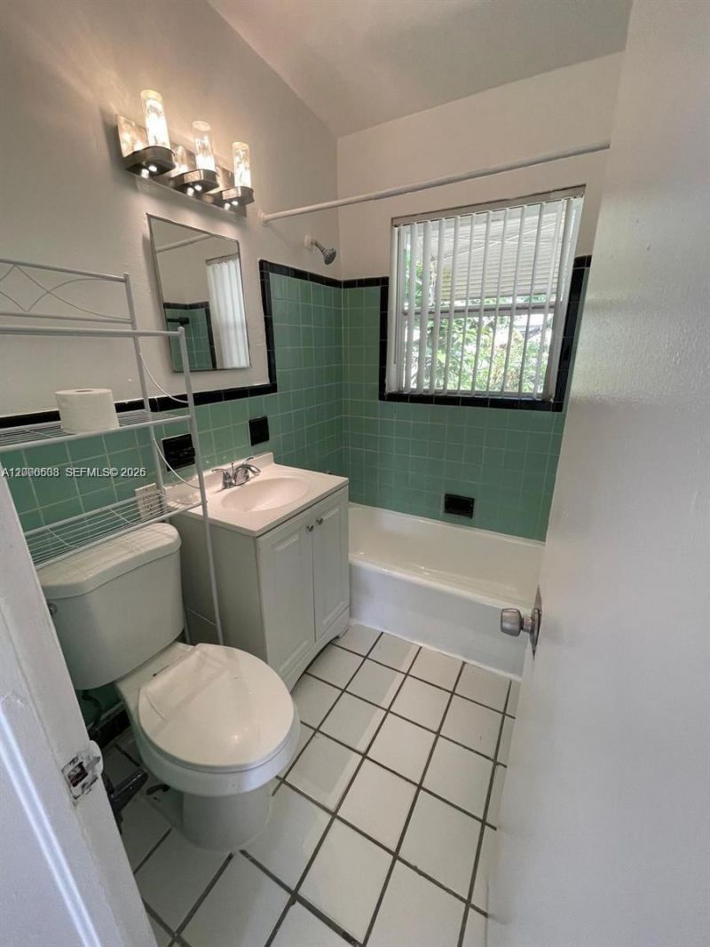 2431 Plunkett St, Unit rear, Hollywood, FL 33020 Photo