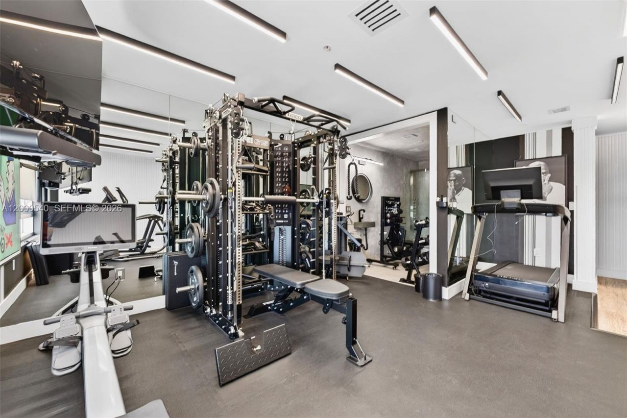 90 SW 3rd St, Unit PH-12, Miami, FL 33130 Photo