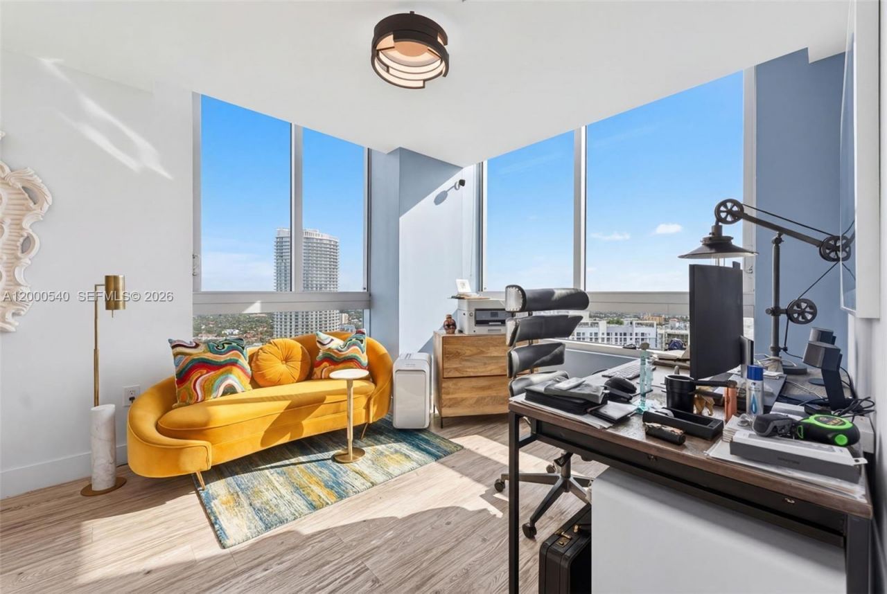 90 SW 3rd St, Unit PH-12, Miami, FL 33130 Photo