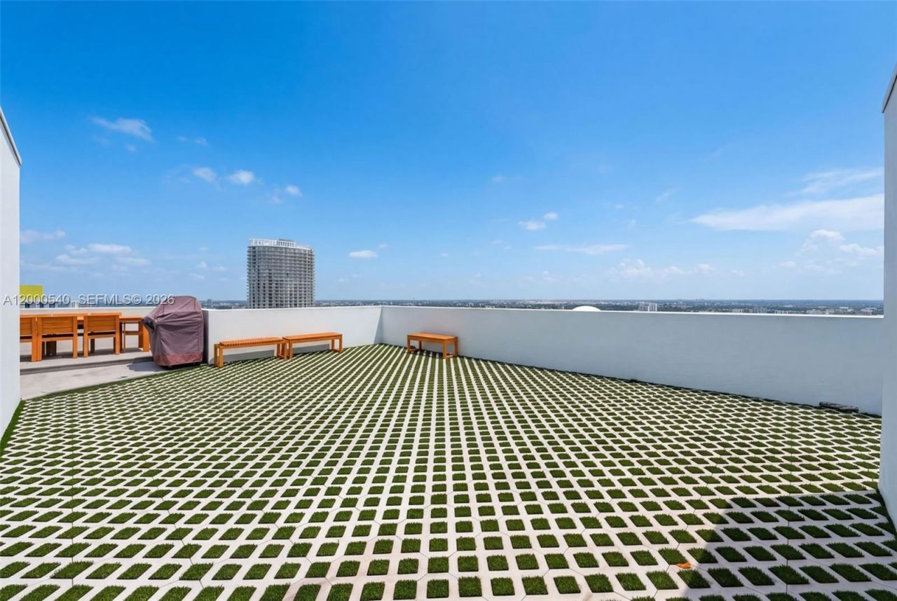 90 SW 3rd St, Unit PH-12, Miami, FL 33130 Photo
