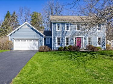 3 Stonefield Place , Honeoye Falls, NY 14472