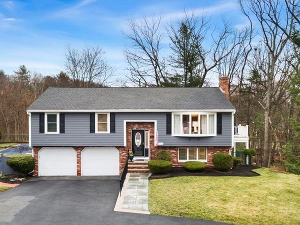 17 Collins Road, Wakefield, MA 01880