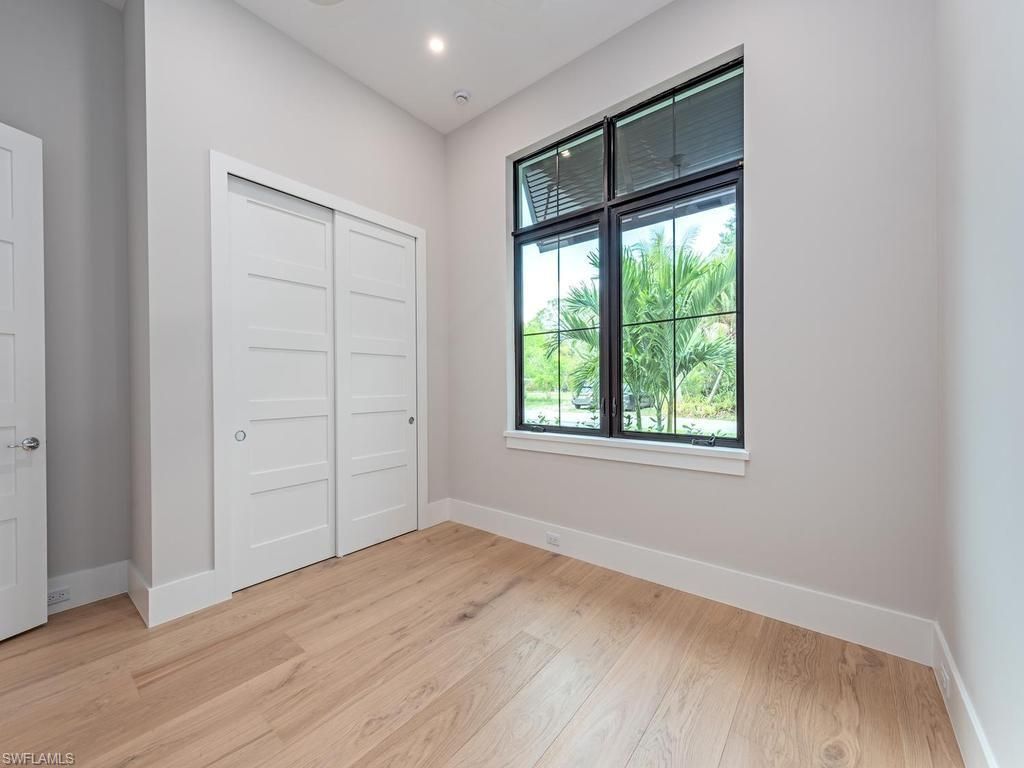 1102 9th Ave N, Naples, FL 34102 Photo