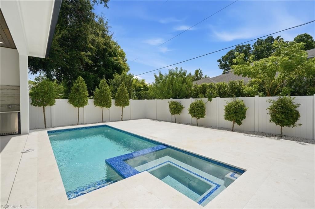 1102 9th Ave N, Naples, FL 34102 Photo