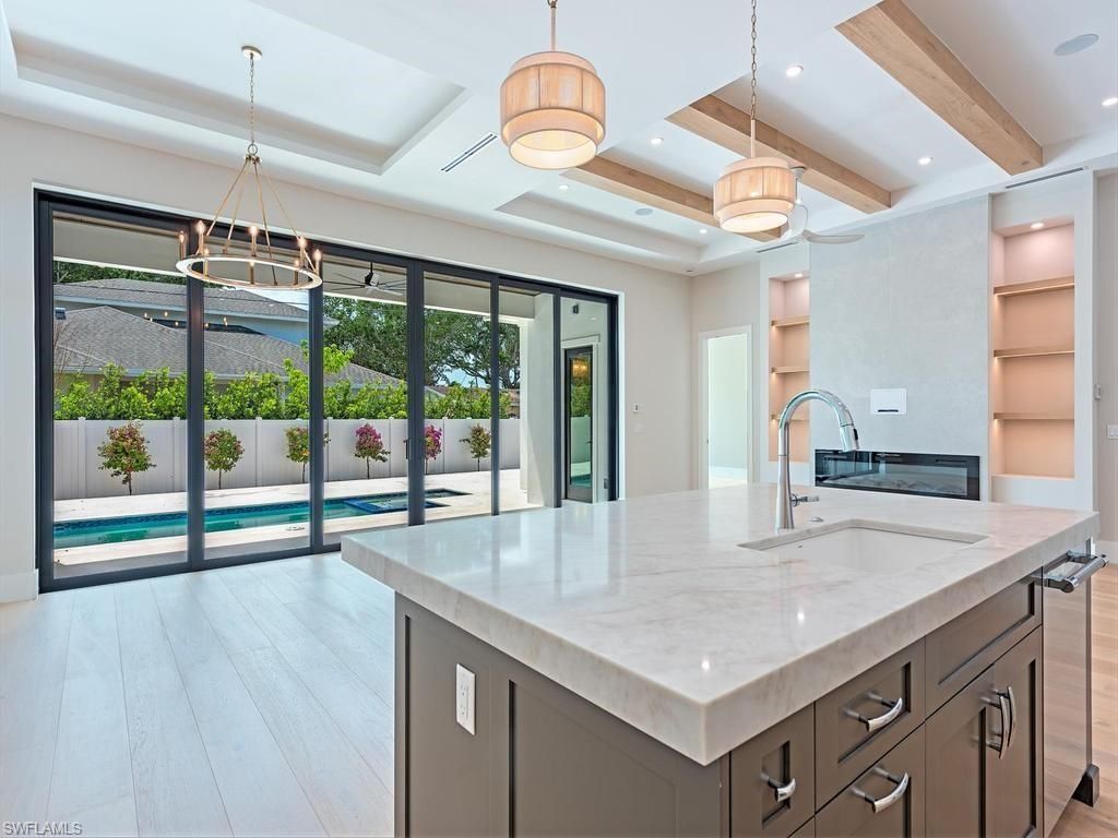 1102 9th Ave N, Naples, FL 34102 Photo