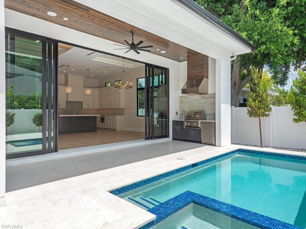 1102 9th Ave N, Naples, FL 34102 Photo