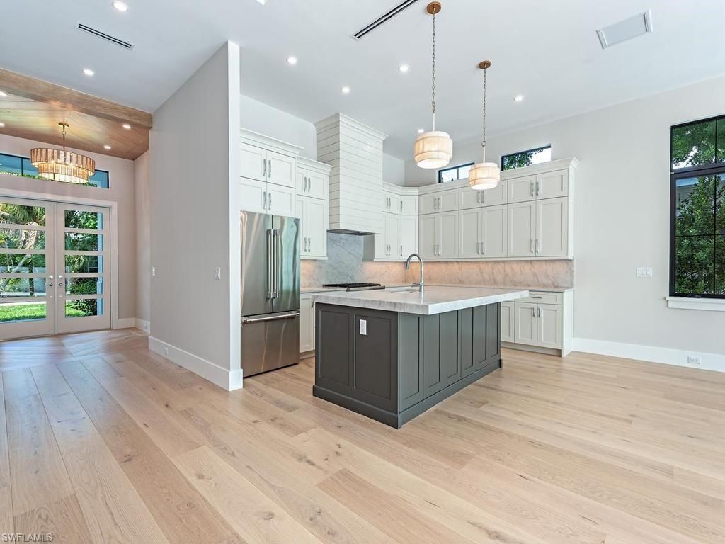 1102 9th Ave N, Naples, FL 34102 Photo