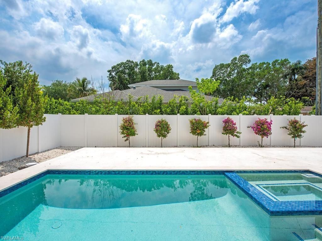 1102 9th Ave N, Naples, FL 34102 Photo