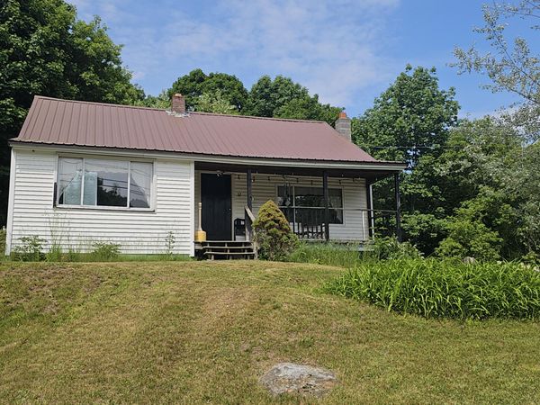 32 Front Street, Sumner, ME 04292