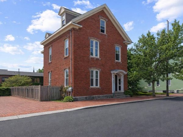 12 Smith Street , Portland, ME 04101