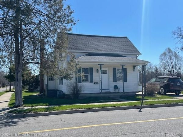 105 S Court Street, Lapeer, MI 48446