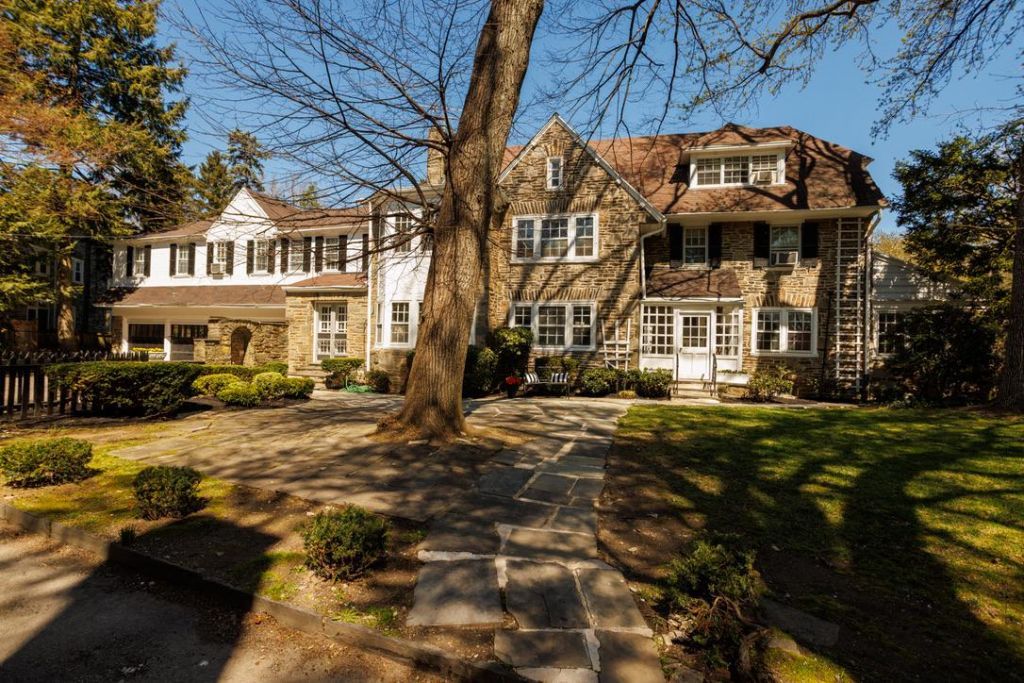 6710 Lincoln Drive, Philadelphia, PA 19119 Main Photo