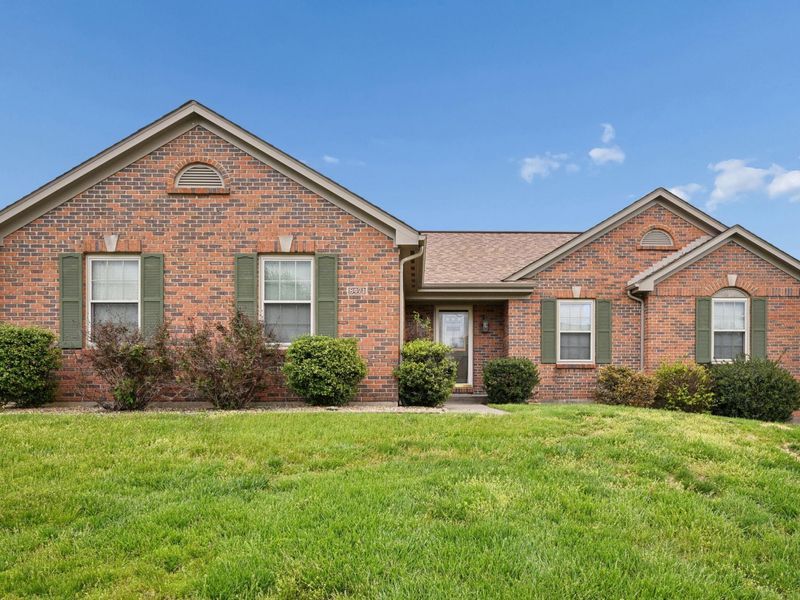 8471 Moonstone Court, Florence, KY 41042 Photo 2