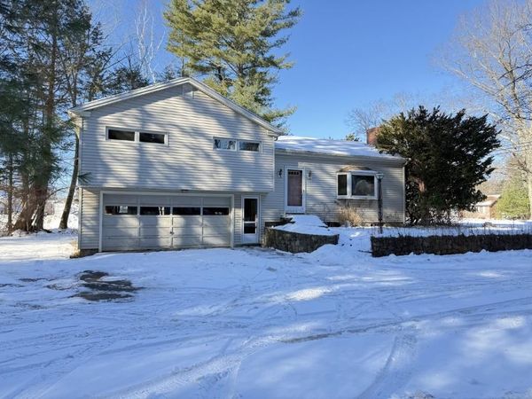 118 Winnicutt Road, Stratham, NH 03885