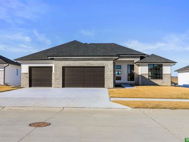 5420 N 213th Street, Elkhorn, NE 68022