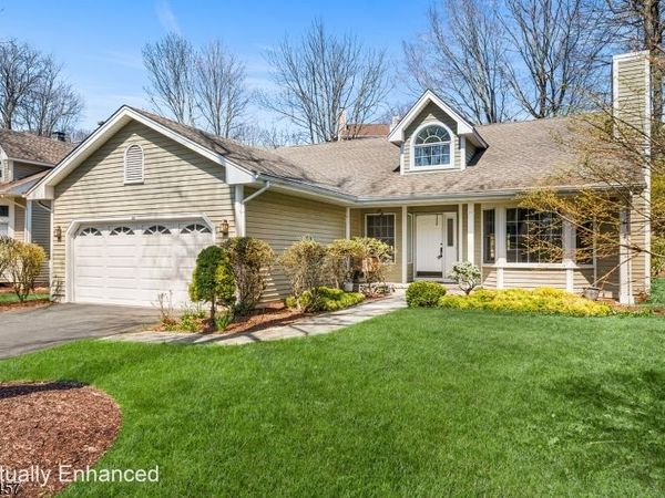 22 Smoke Rise Ln, Bedminster, NJ 07921