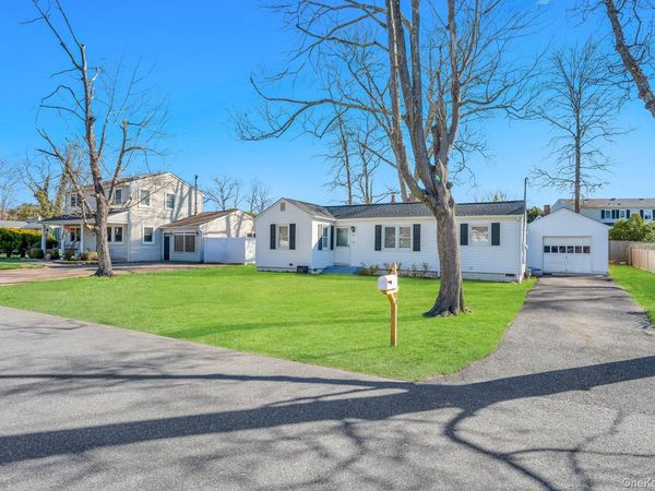 20 Willyn Road , Blue Point, NY 11715