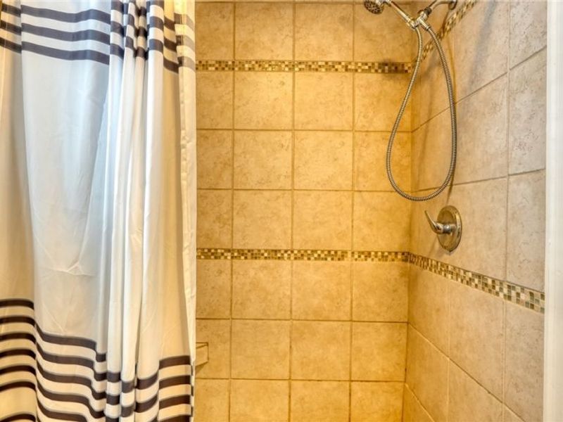 10525 Twin Oaks Drive, Cambridge, OH 43725 Photo 37