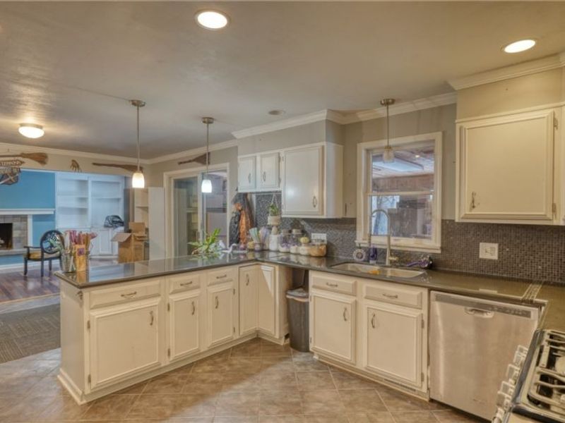 10525 Twin Oaks Drive, Cambridge, OH 43725 Photo 7