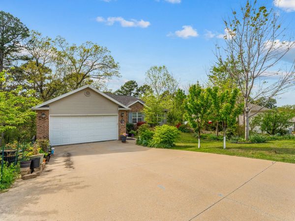145 Lillian Lane , Hollister, MO 65672