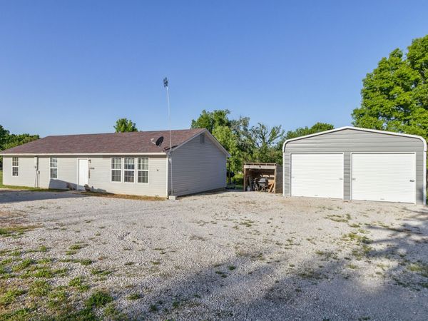 14000 E 1730 Road, Stockton, MO 65785