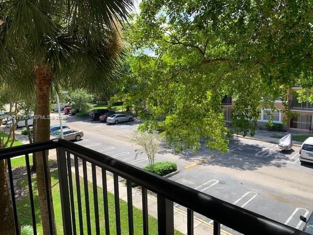 8801 Wiles Rd, Unit 305, Coral Springs, FL 33067 Photo