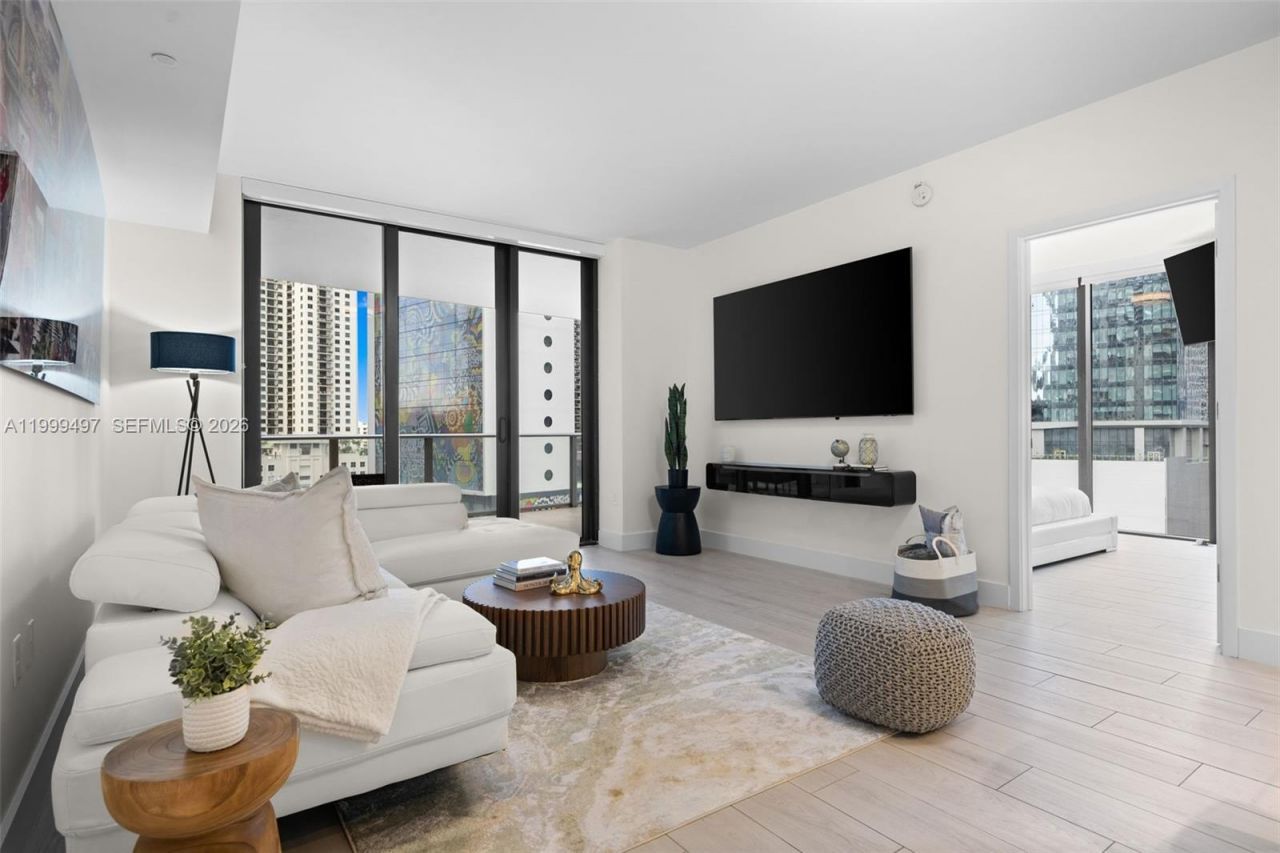 1010 Brickell Ave, Unit 1411, Miami, FL 33131 Photo