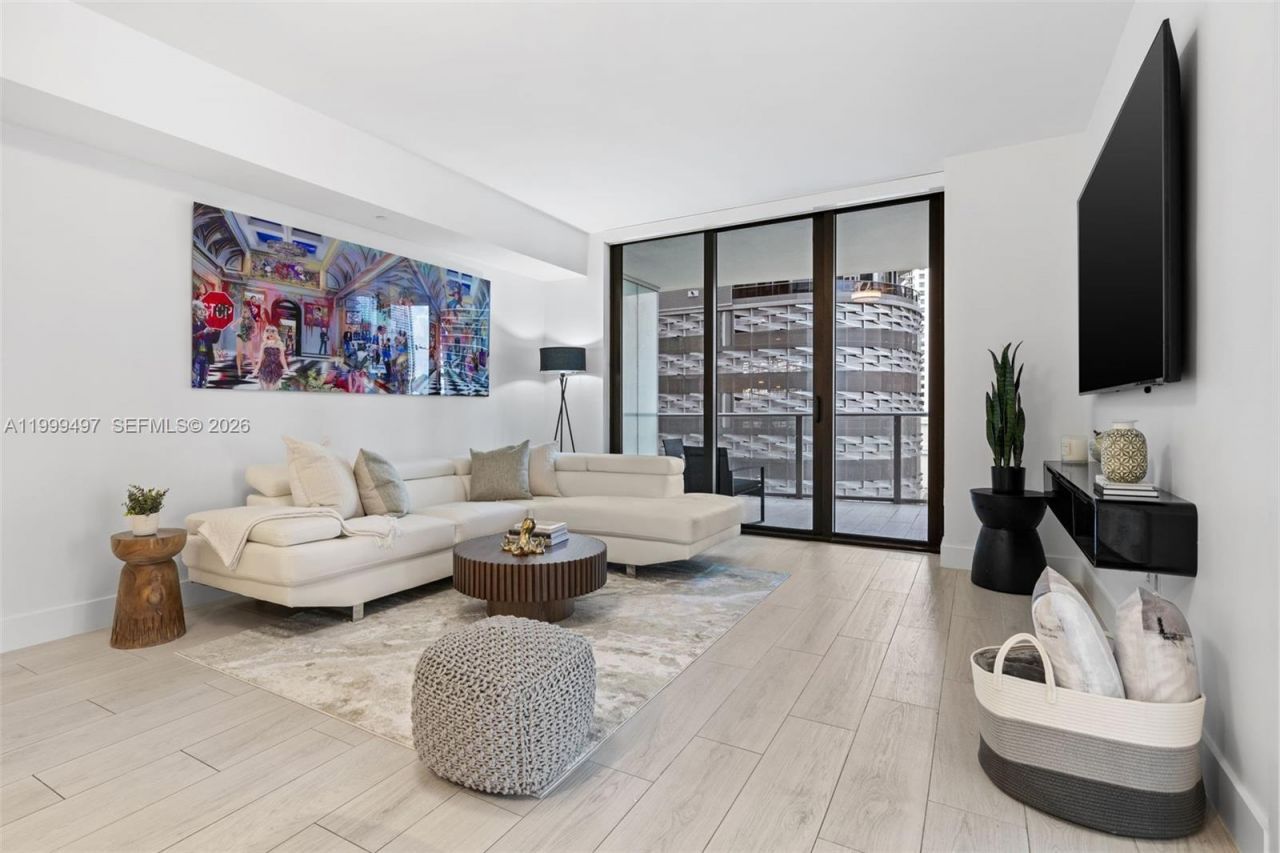 1010 Brickell Ave, Unit 1411, Miami, FL 33131 Photo