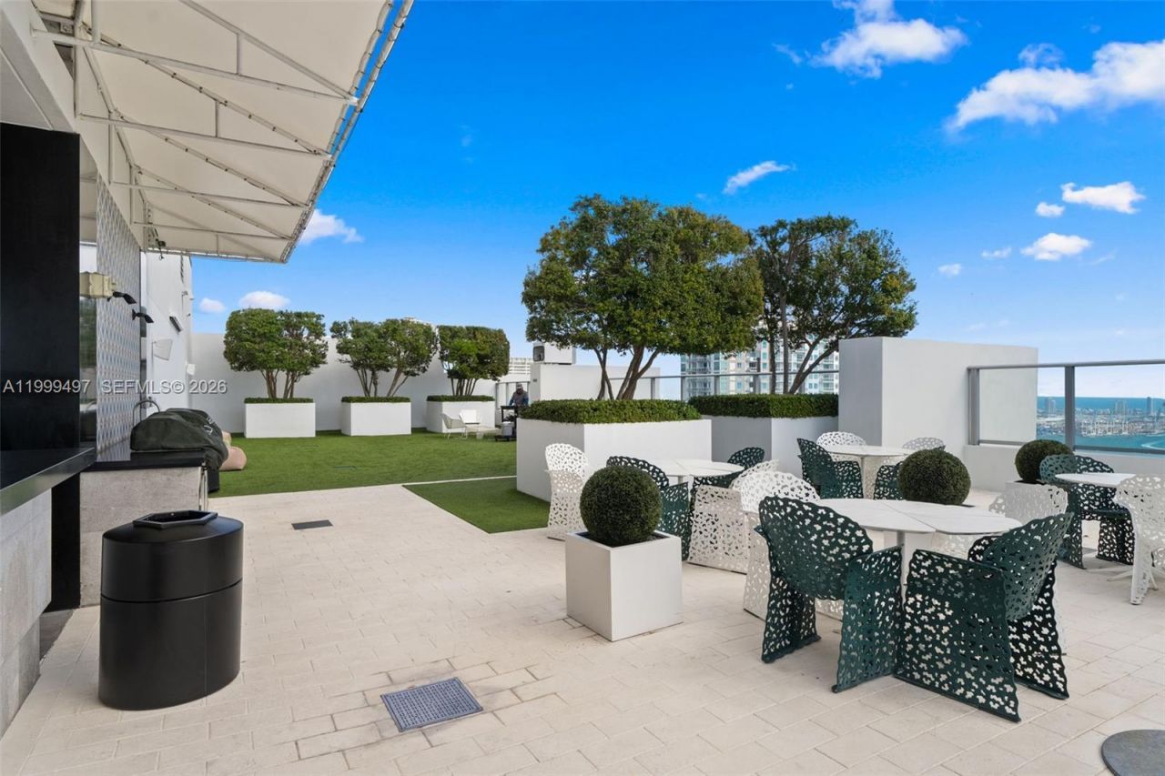 1010 Brickell Ave, Unit 1411, Miami, FL 33131 Photo