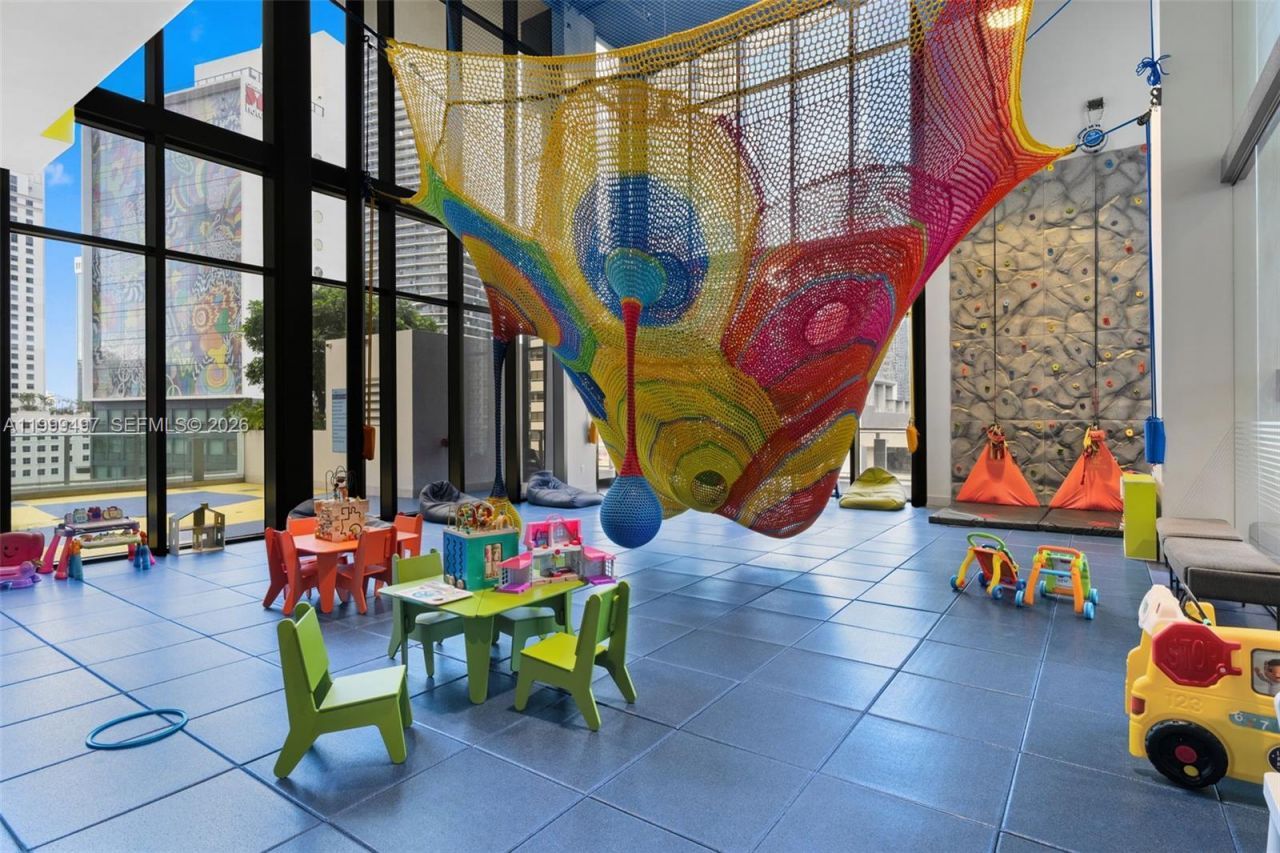1010 Brickell Ave, Unit 1411, Miami, FL 33131 Photo