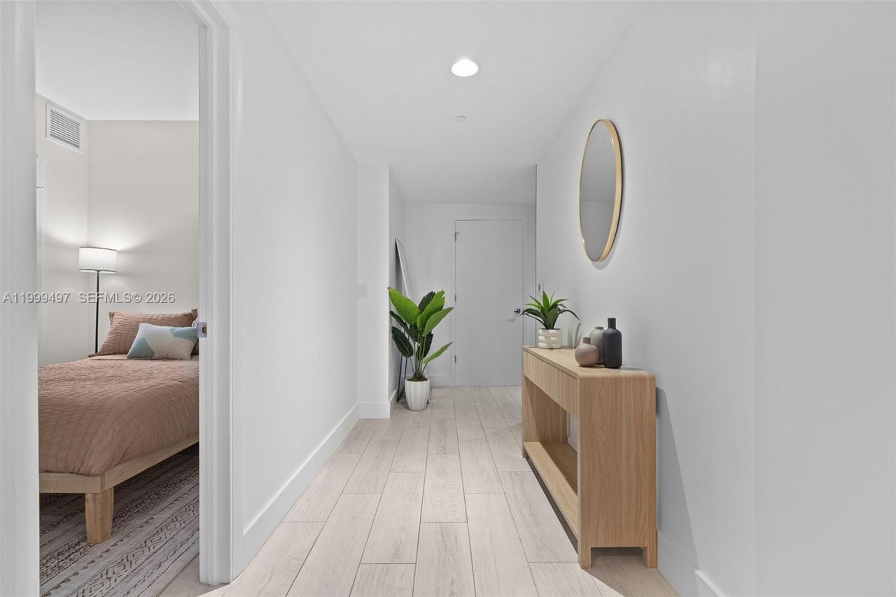 1010 Brickell Ave, Unit 1411, Miami, FL 33131 Photo