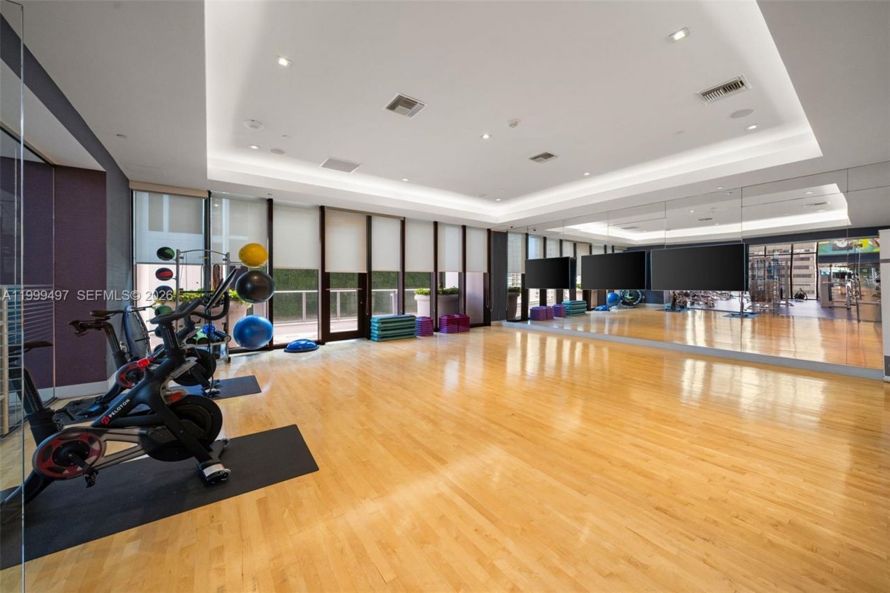 1010 Brickell Ave, Unit 1411, Miami, FL 33131 Photo