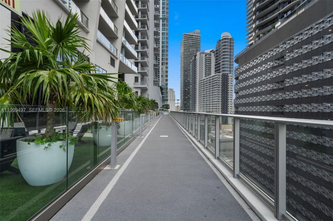 1010 Brickell Ave, Unit 1411, Miami, FL 33131 Photo