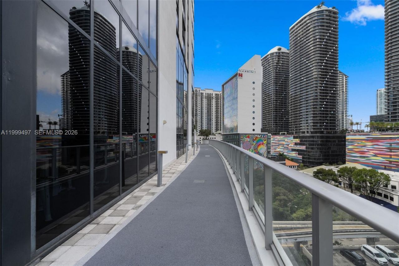 1010 Brickell Ave, Unit 1411, Miami, FL 33131 Photo