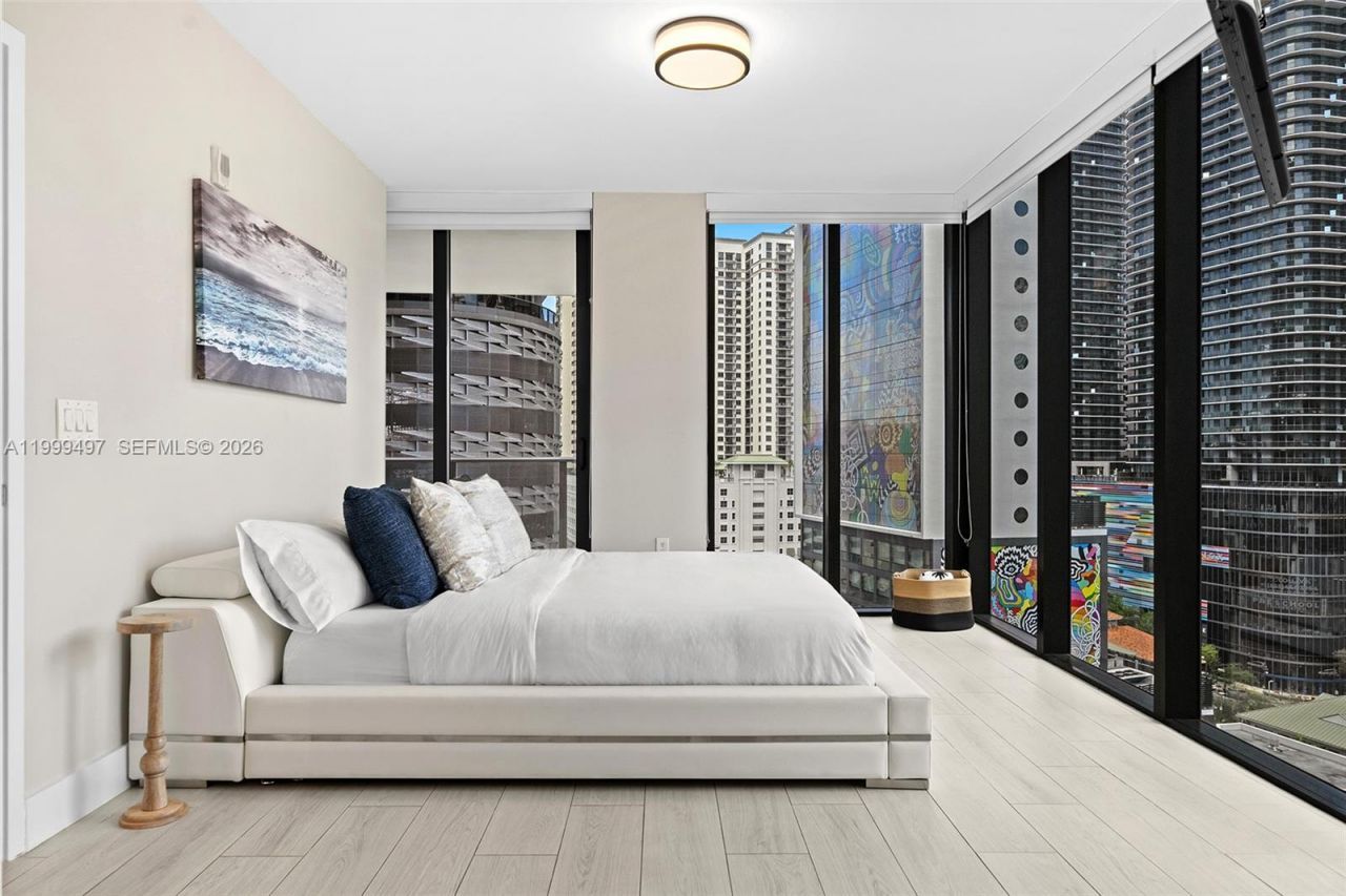 1010 Brickell Ave, Unit 1411, Miami, FL 33131 Photo