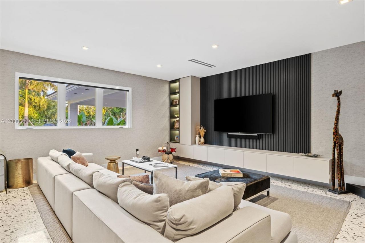 4800 Bay Point Rd, Miami, FL 33137 Photo