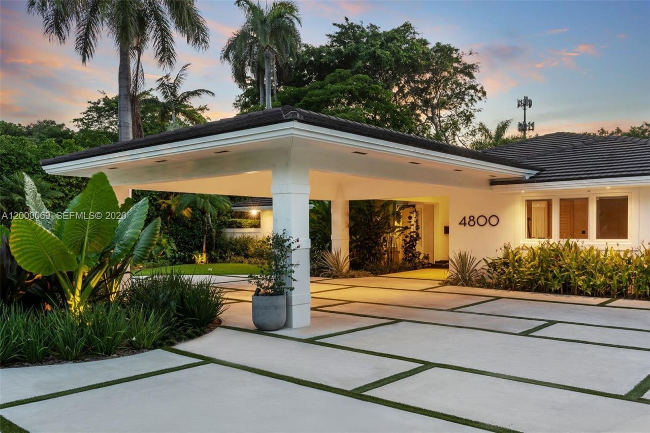 4800 Bay Point Rd, Miami, FL 33137 Photo