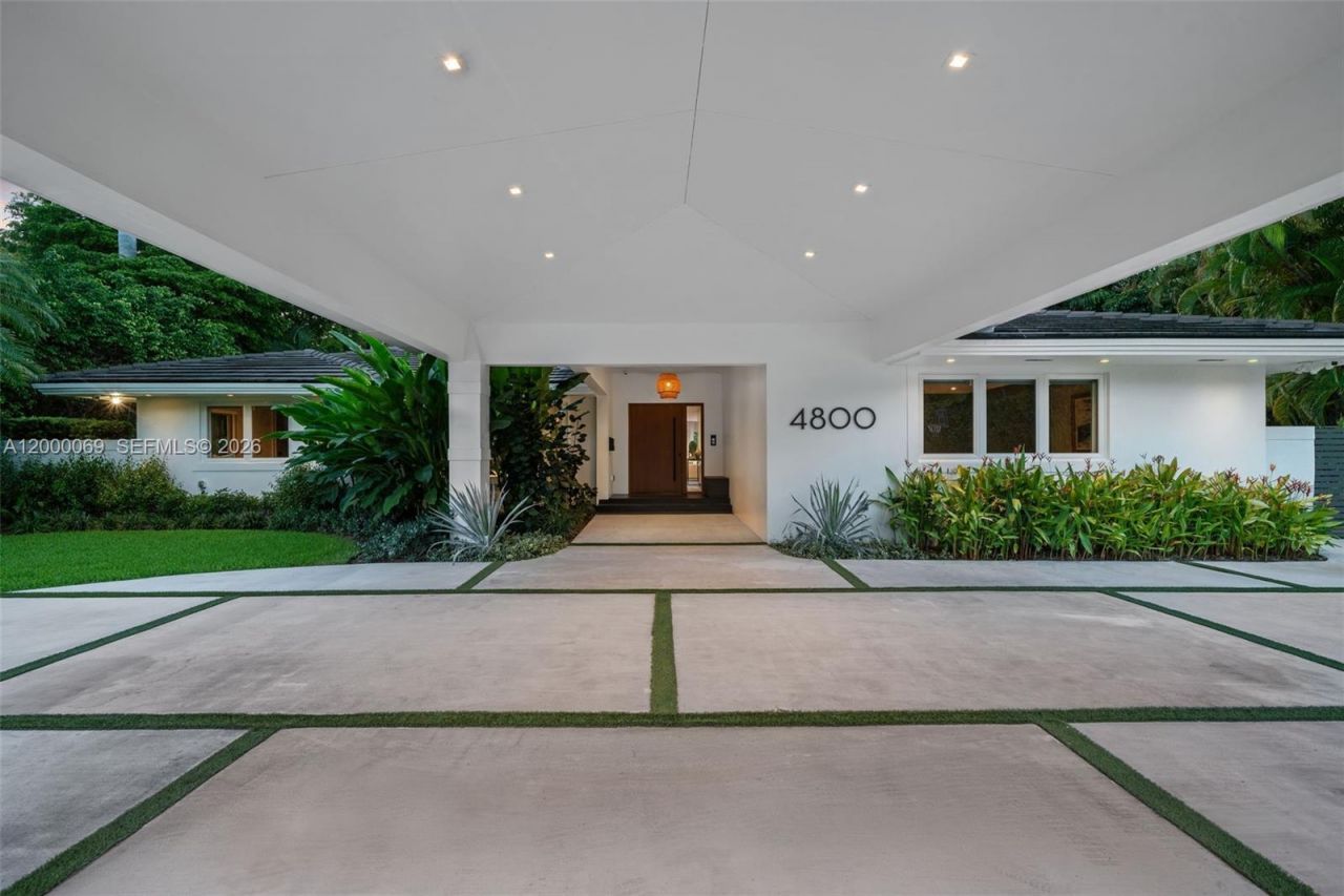 4800 Bay Point Rd, Miami, FL 33137 Photo