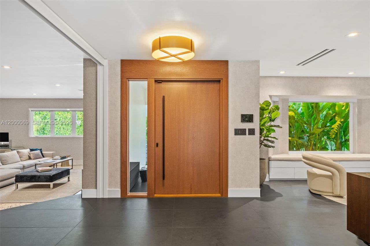 4800 Bay Point Rd, Miami, FL 33137 Photo