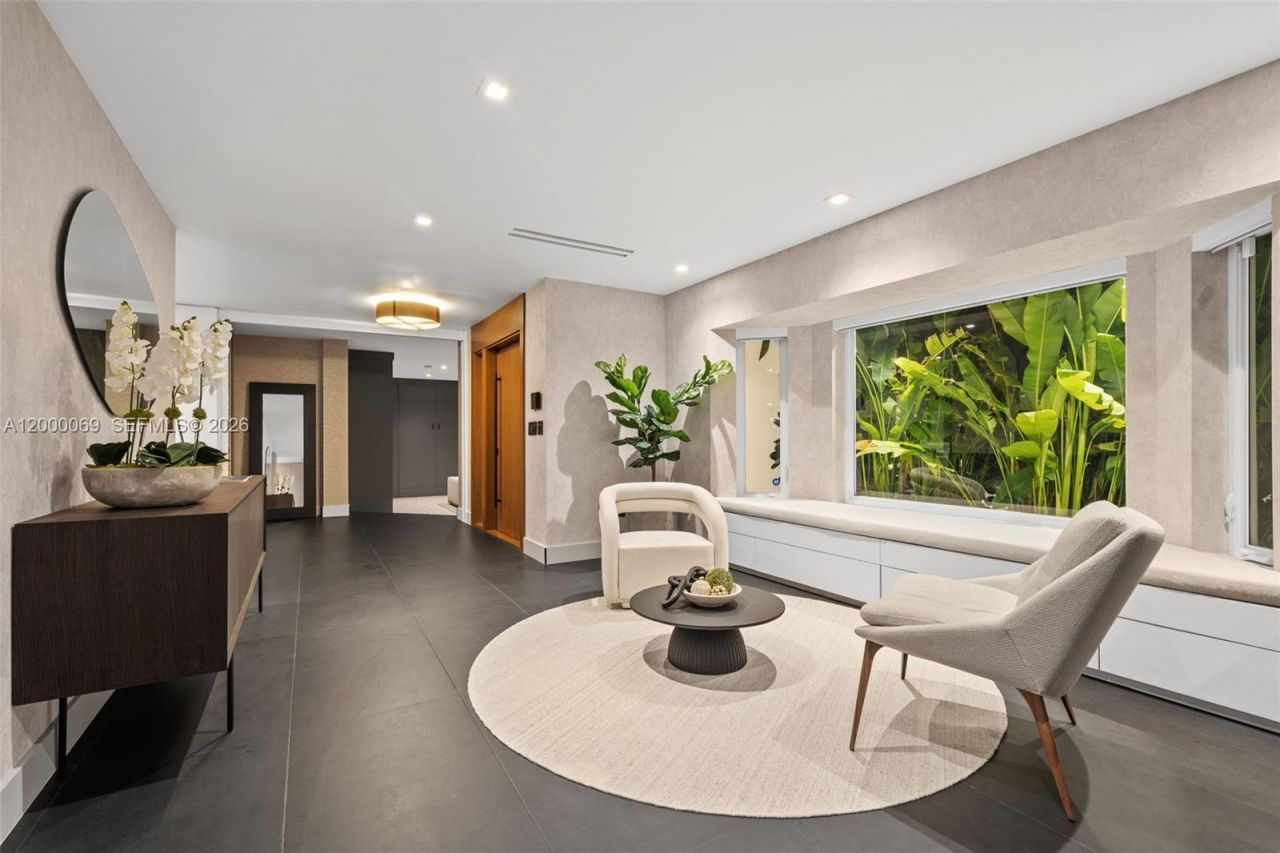 4800 Bay Point Rd, Miami, FL 33137 Photo