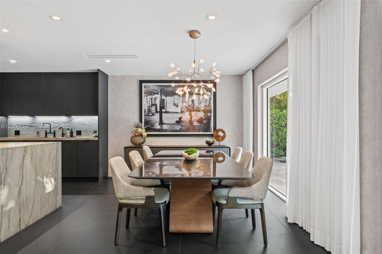 4800 Bay Point Rd, Miami, FL 33137 Photo